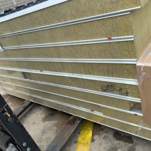 tam-panel-glasswool-cach-nhiet-loi-soi-bong-thuy-tinh